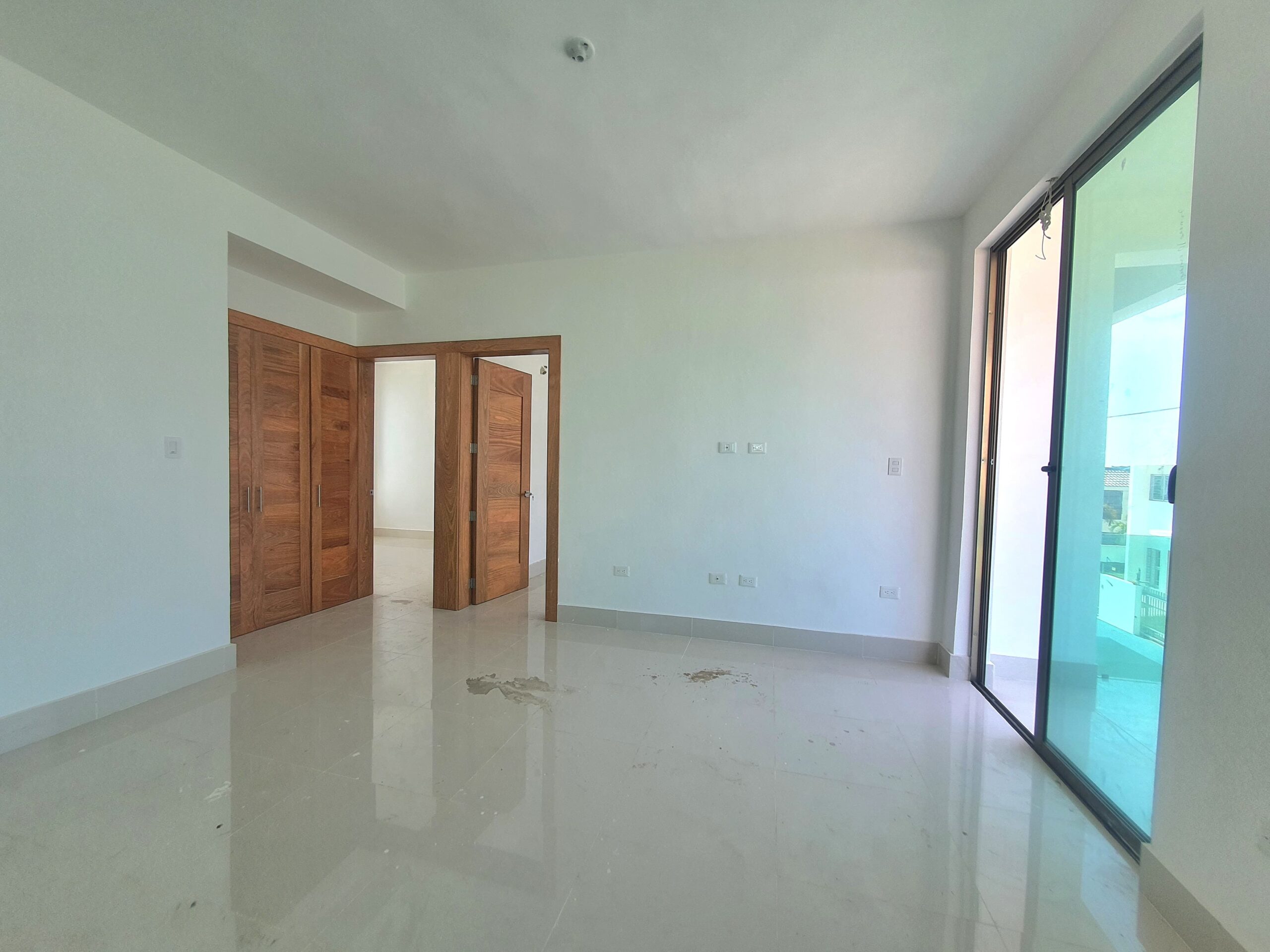 Casa amplia en Proyecto Cerrado, en el Dorado II. Santiago