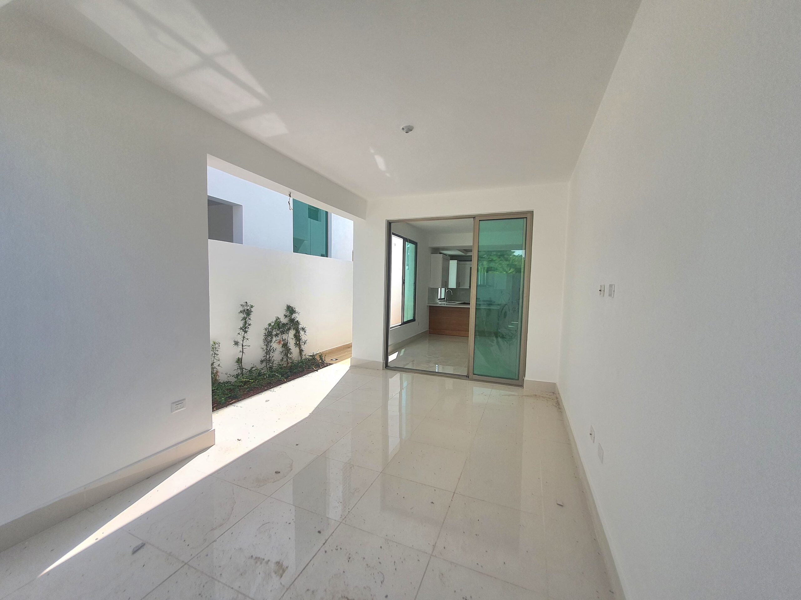 Casa amplia en Proyecto Cerrado, en el Dorado II. Santiago