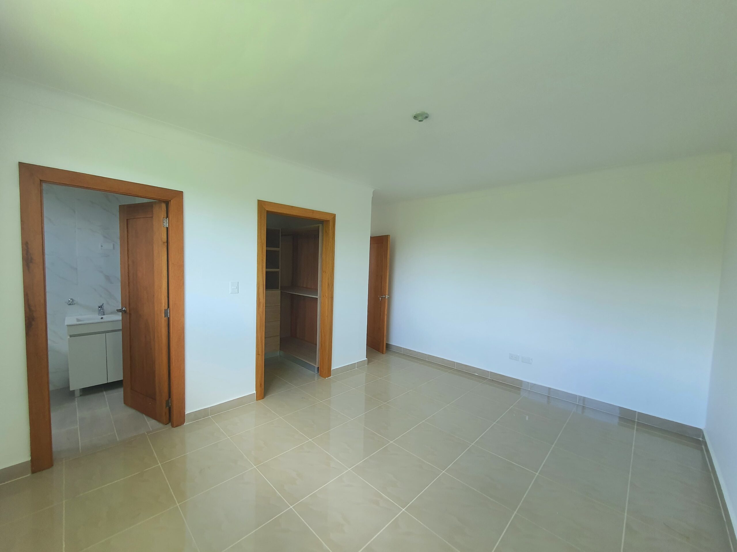 Apartamento en Zona de Alto Crecimiento en Santiago – 3er nivel