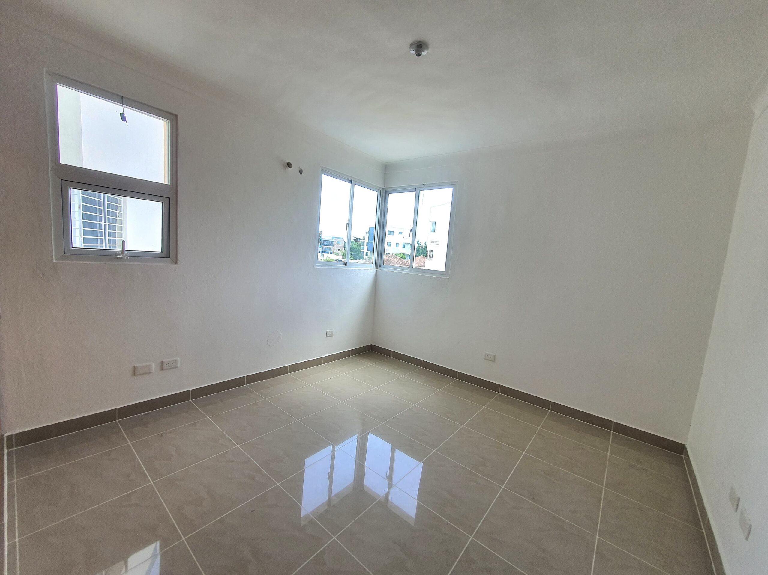 Apartamento en Zona de Alto Crecimiento en Santiago – 3er nivel