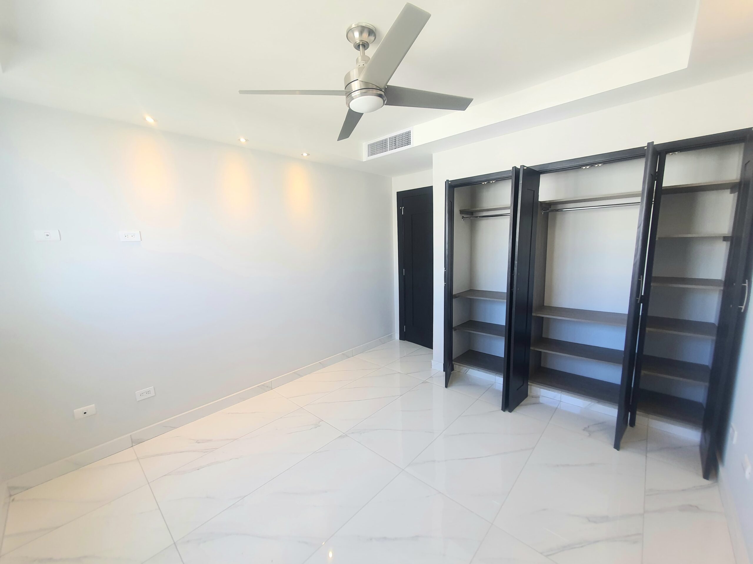 Penthouse en venta proximo a PUCMM. Santiago