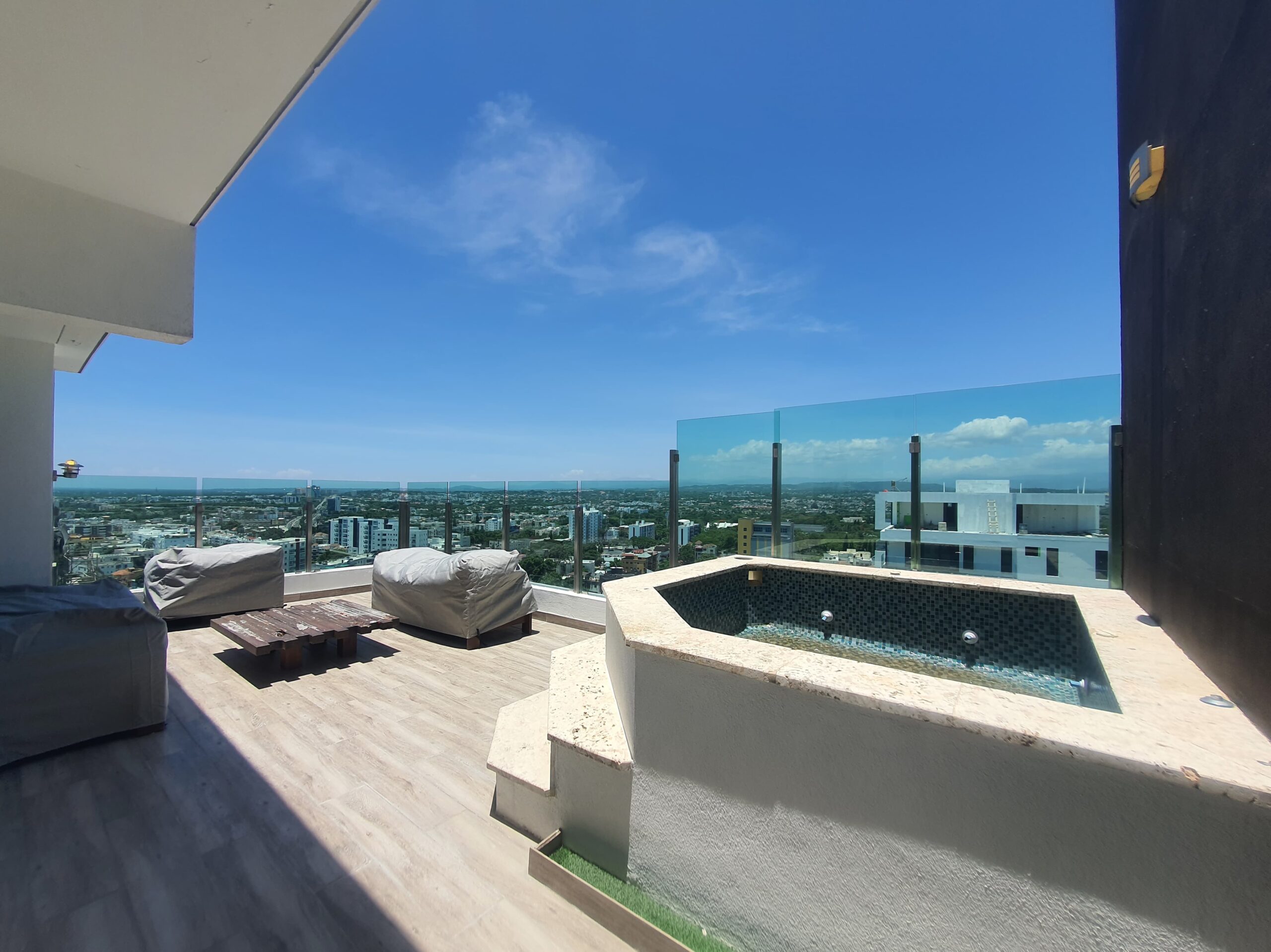 Penthouse En Venta Con Preciosa Vista Y Jacuzzy En Terraza Privada -13vo y 14vo piso