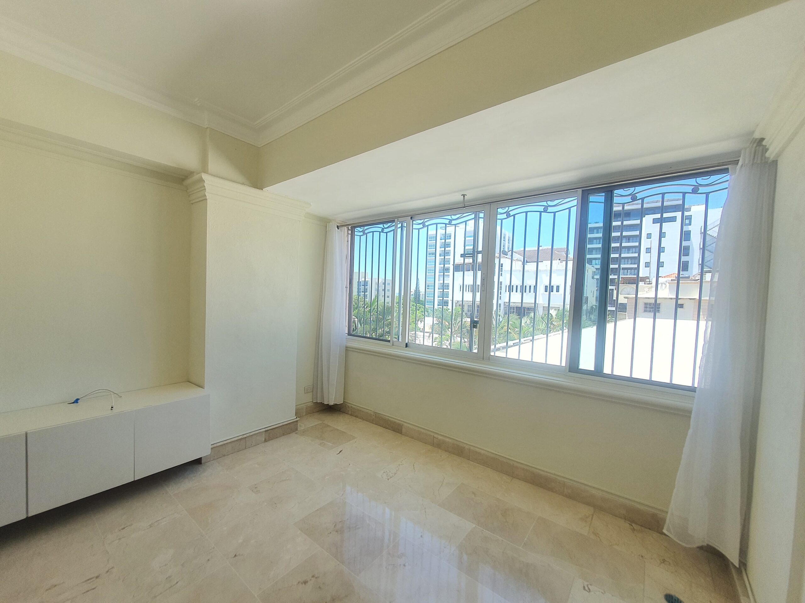Apartamento Amplio y de Lujo En Los Cerros De Gurabo, Santiago