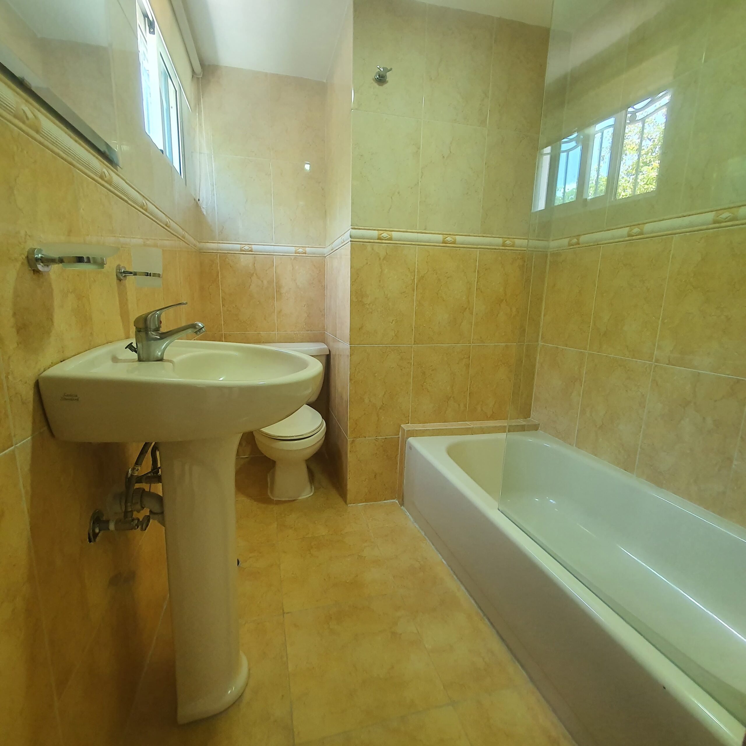 Apartamento Amplio y de Lujo En Los Cerros De Gurabo, Santiago