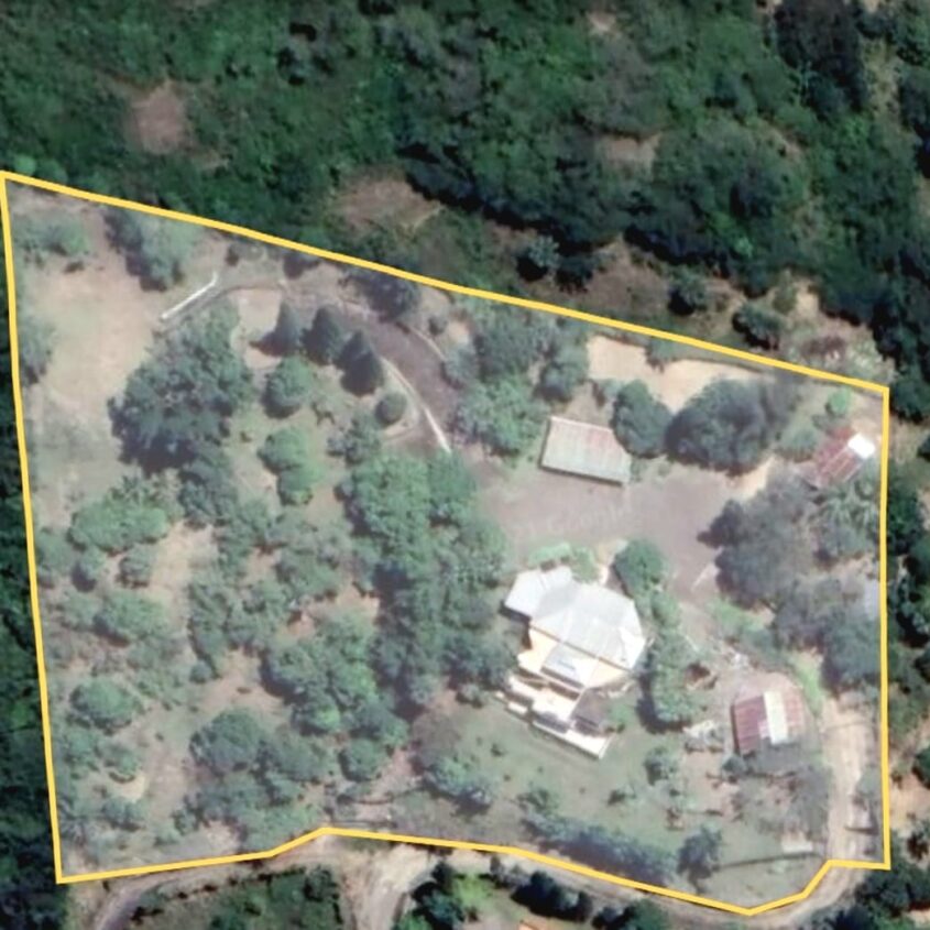 Hermosa Villa con Amplio Terreno en San Victor, Moca