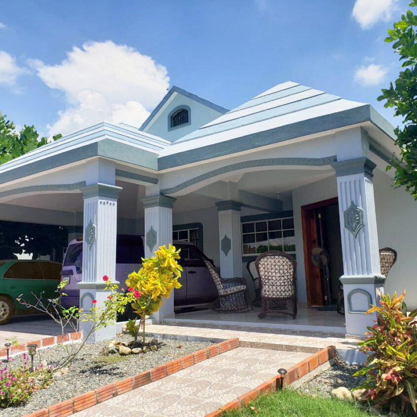 Casa con amplio terreno en Salcedo, Hermanas Mirabal RD