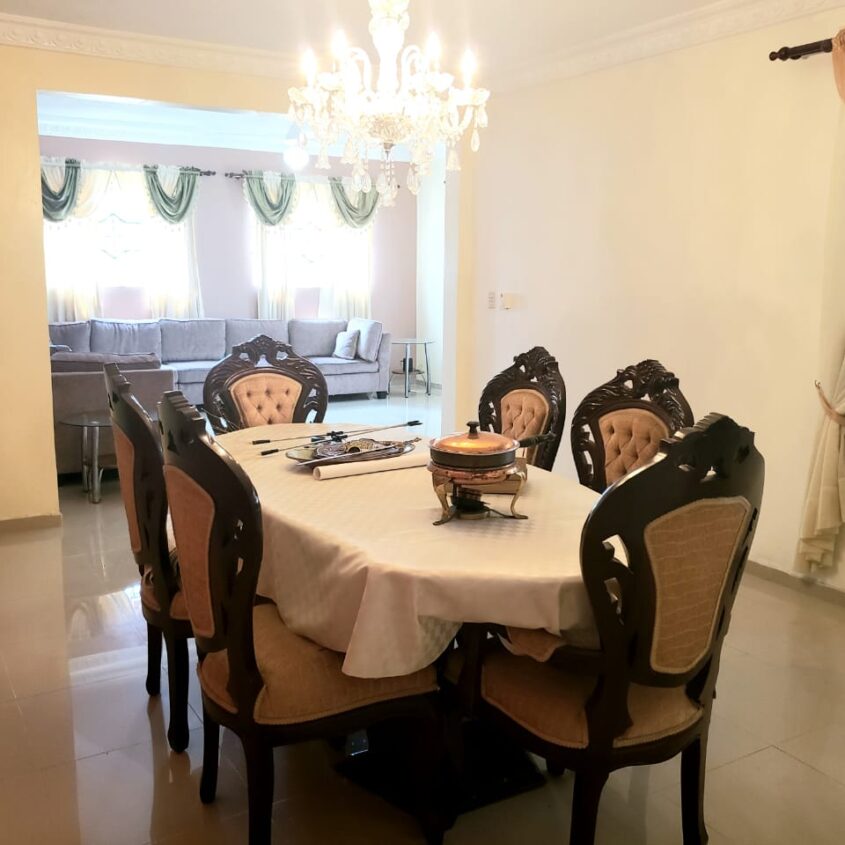 Casa con amplio terreno en Salcedo, Hermanas Mirabal RD