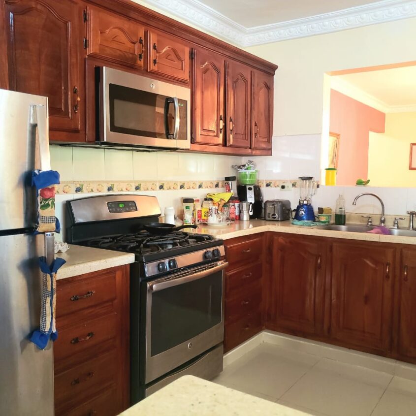 Casa con amplio terreno en Salcedo, Hermanas Mirabal RD