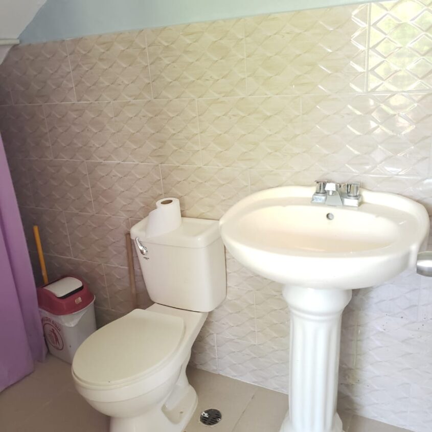 Casa con amplio terreno en Salcedo, Hermanas Mirabal RD