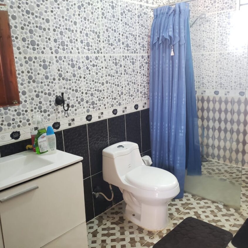 Casa con amplio terreno en Salcedo, Hermanas Mirabal RD