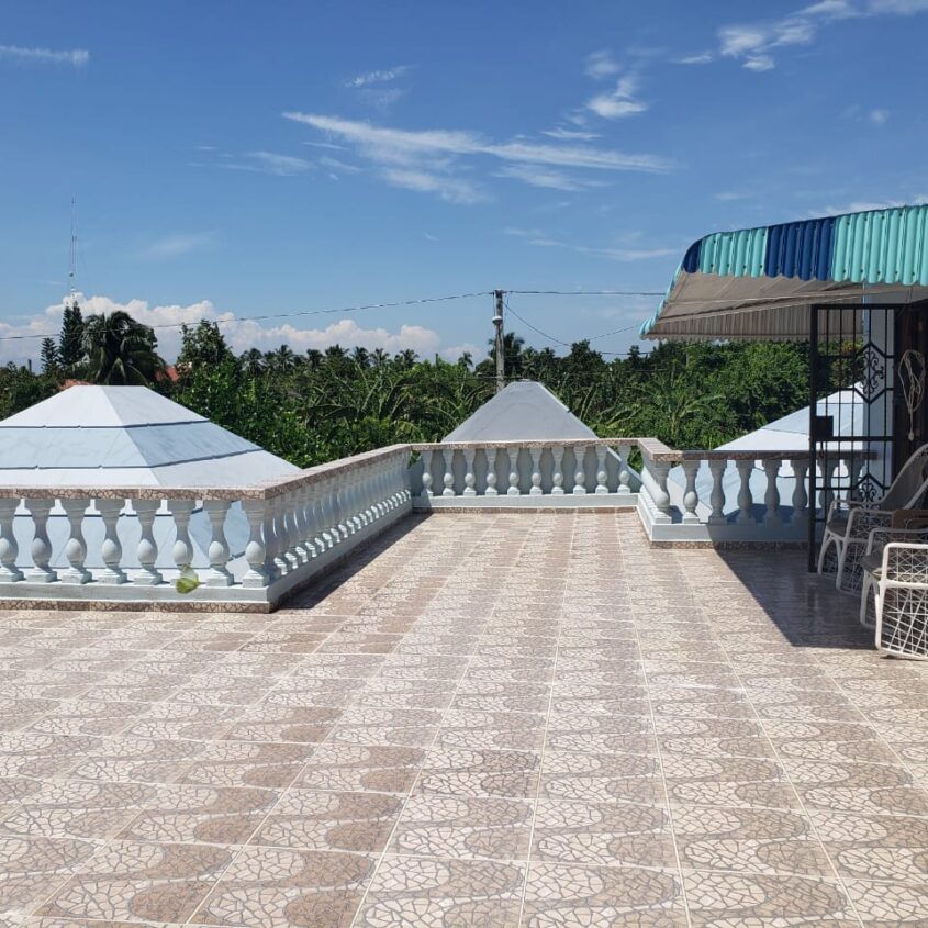 Casa con amplio terreno en Salcedo, Hermanas Mirabal RD