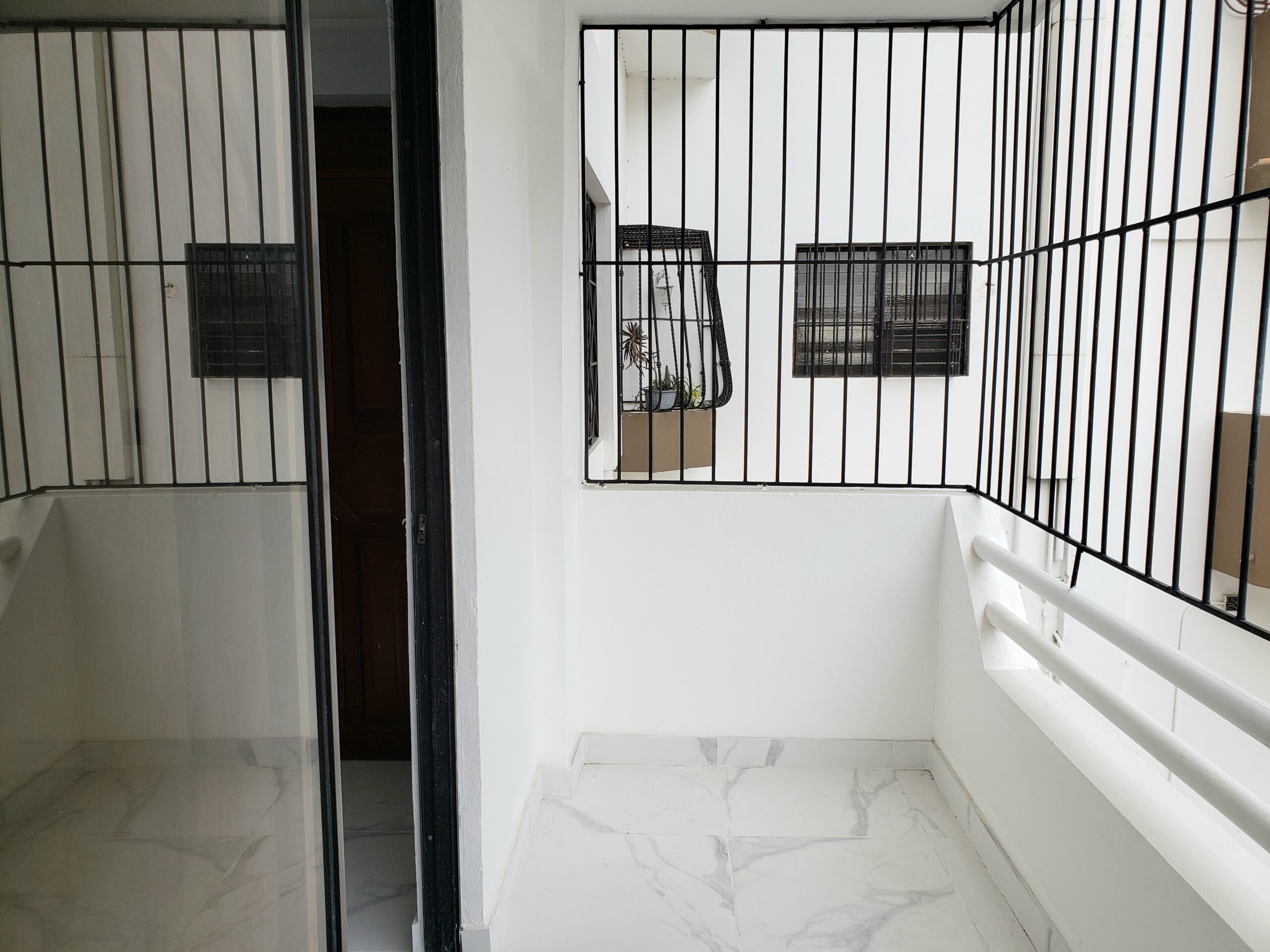 Apartamento Remodelado (2do Nivel) en Cerros de Gurabo, Santiago
