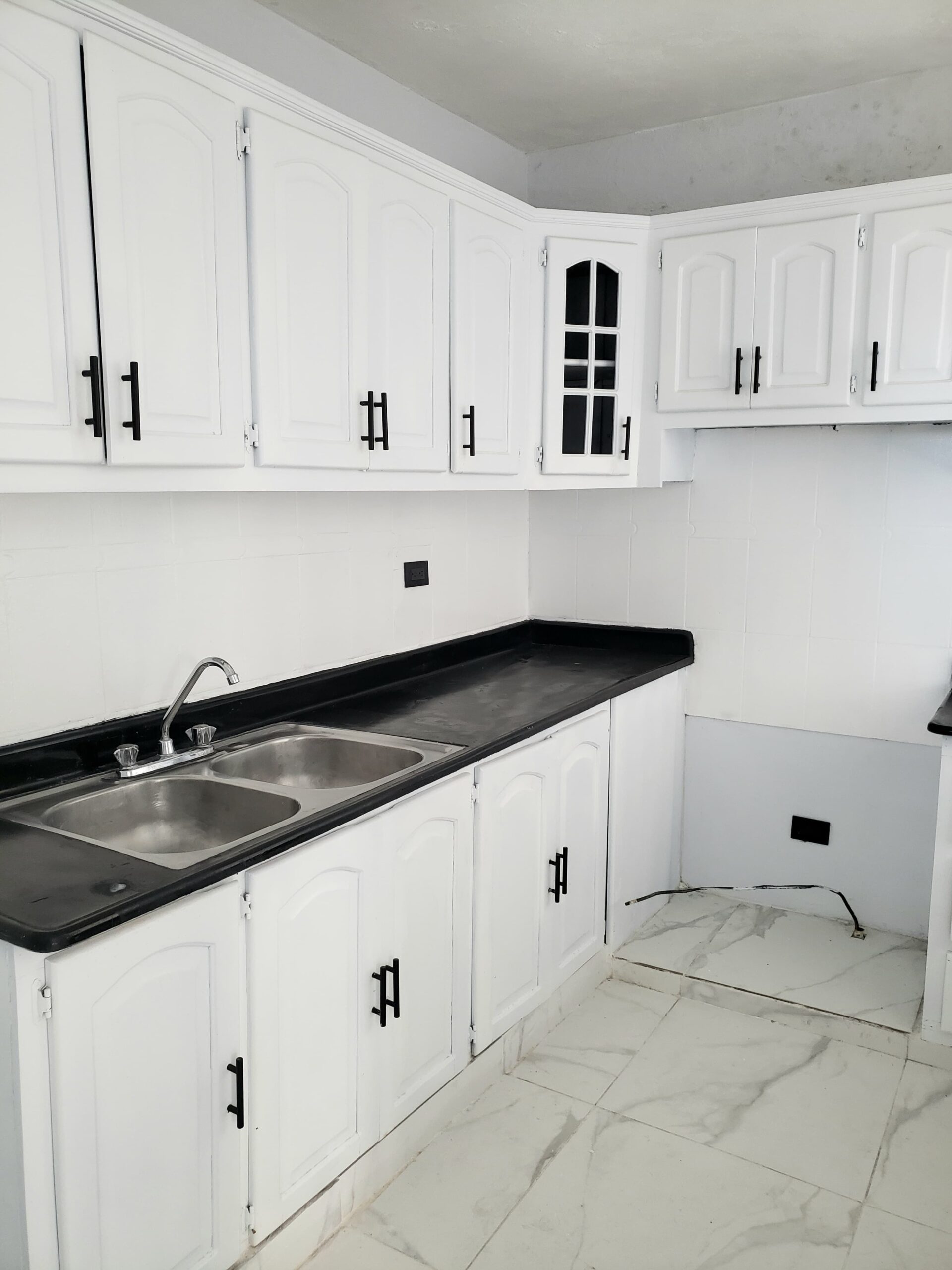 Apartamento Remodelado (2do Nivel) en Cerros de Gurabo, Santiago