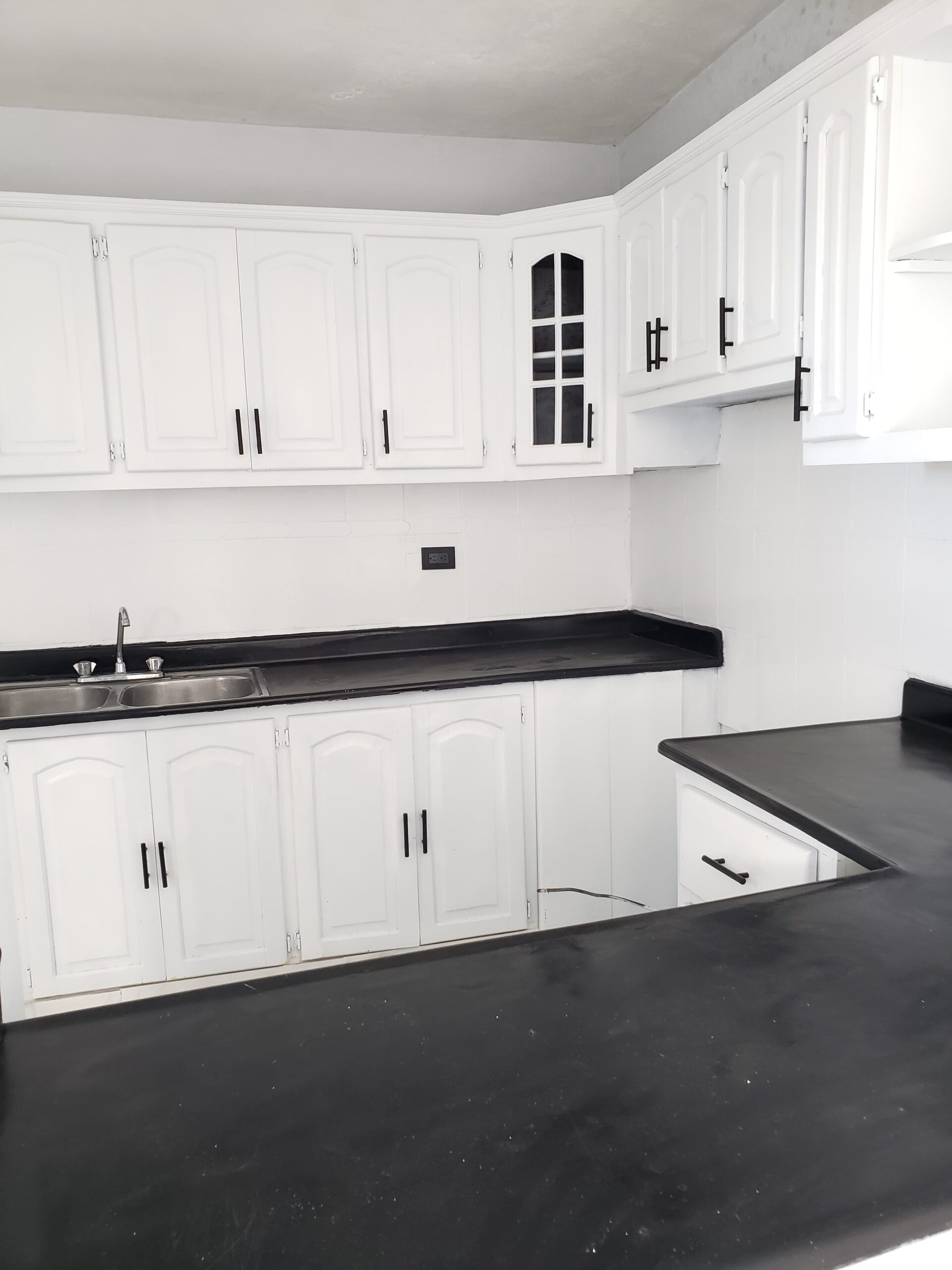 Apartamento Remodelado (2do Nivel) en Cerros de Gurabo, Santiago