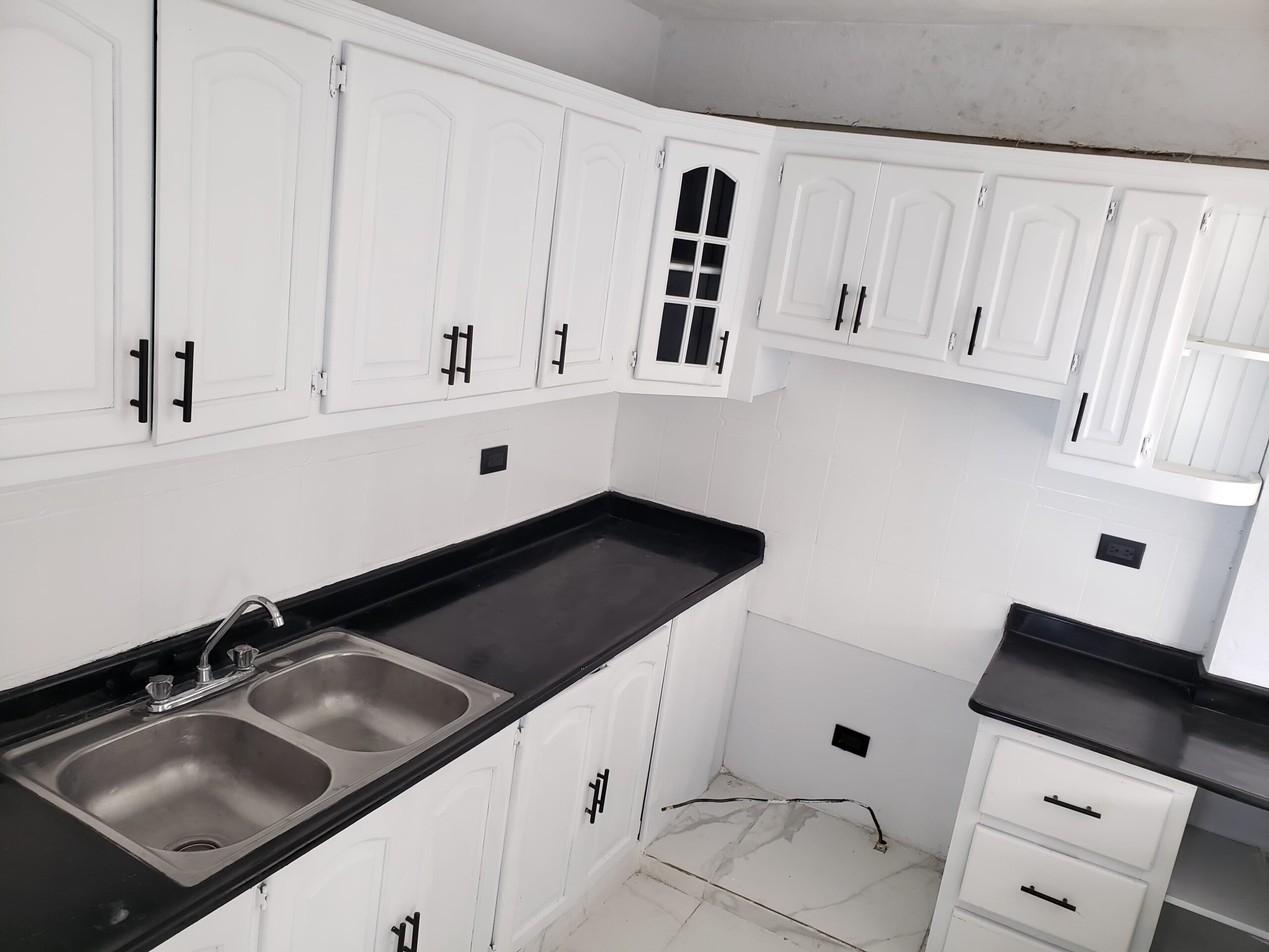 Apartamento Remodelado (2do Nivel) en Cerros de Gurabo, Santiago