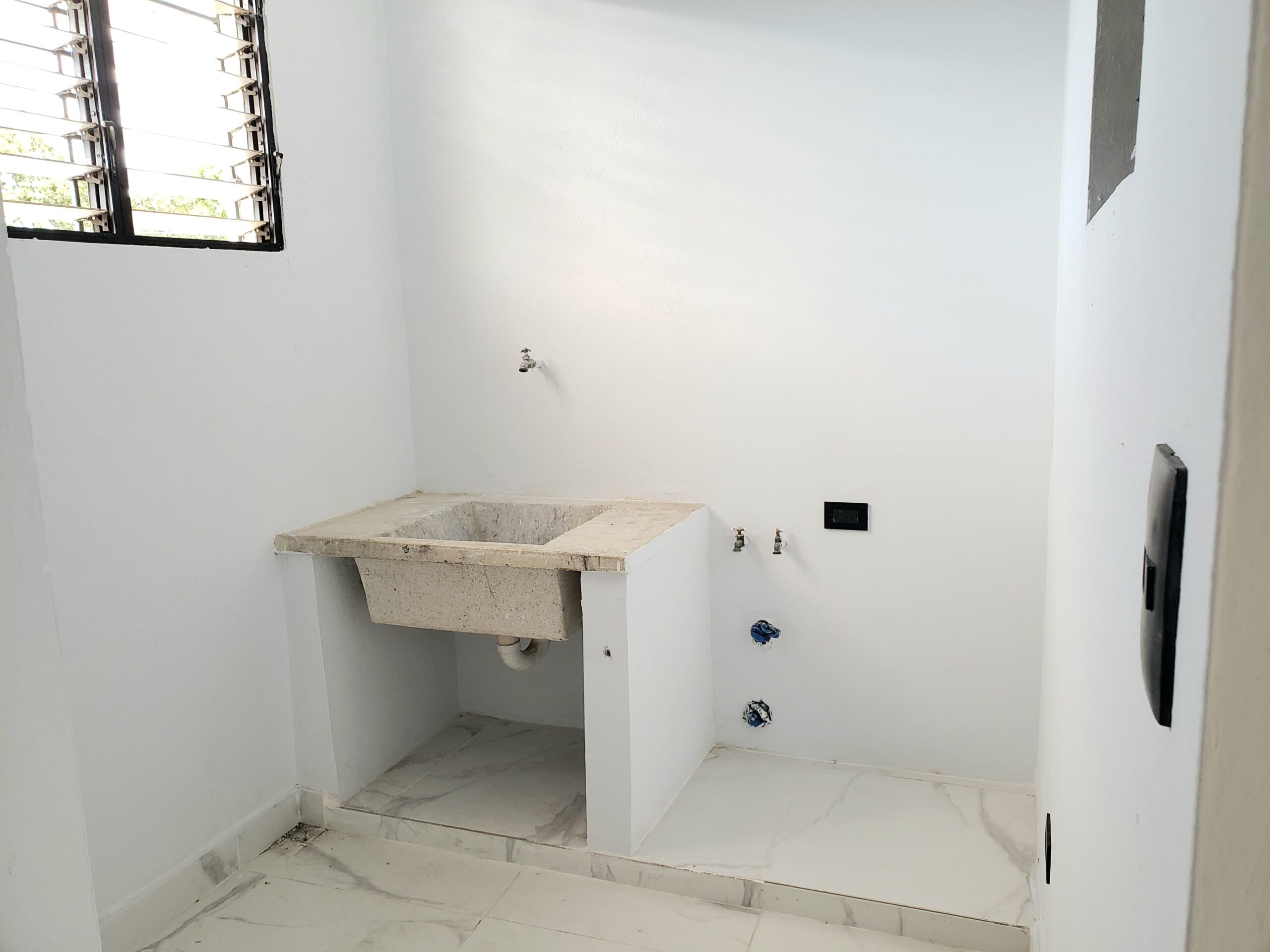 Apartamento Remodelado (2do Nivel) en Cerros de Gurabo, Santiago