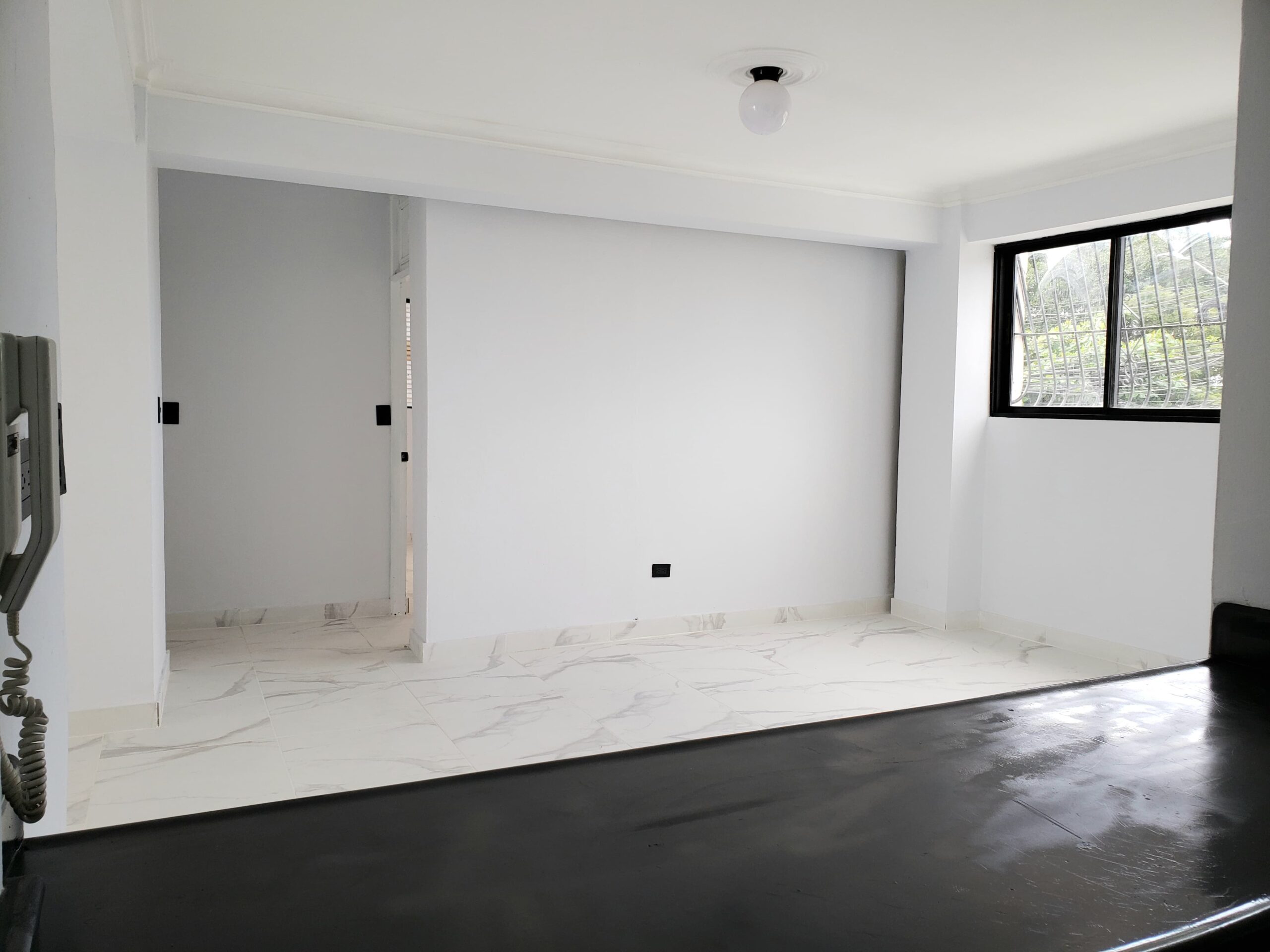 Apartamento Remodelado (2do Nivel) en Cerros de Gurabo, Santiago
