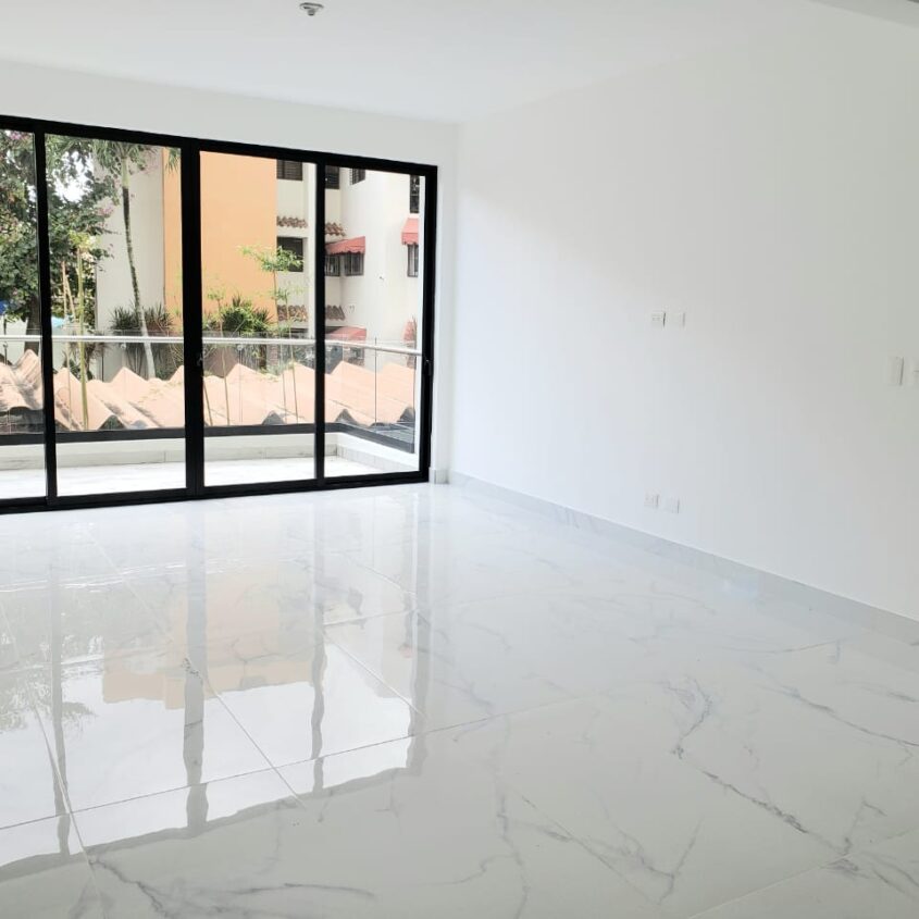 Amplio Apartamento de Oportunidad en Torre en Villa Olga Santiago, RD